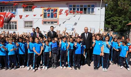 Çameli'de İlk Ders Zili Çaldı! Minik 1. Sınıflara Anlamlı "Hoş Geldin" Sürprizi