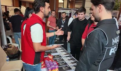 Denizli Emniyet Müdürlüğü Pamukkale Üniversitesi'nde Güvenlik Farkındalığı Etkinliği Düzenledi