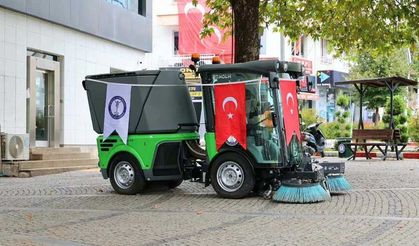 Tavas Belediyesinin araç filosu yeni temizlik aracıyla güçlendi