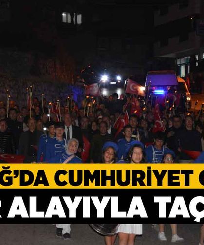 Babadağ’da Cumhuriyet coşkusu fener alayıyla taçlandı