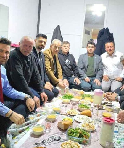 Başkan Tatık iftarda Canatan ailesine konuk oldu