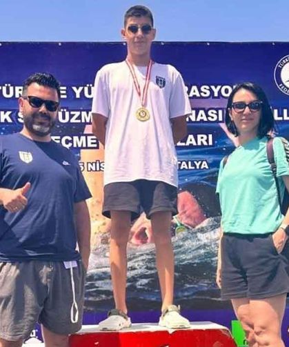 Denizlili yüzücü Türkiye şampiyonu oldu