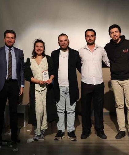 Ödüllü tiyatro oyunu Tavas’ta seyirciyle buluştu