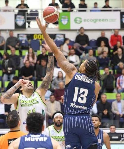 Anadolu Efes galibiyeti Merkezefendi'de yüzleri güldürdü