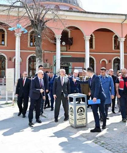 Vali Köşger, Kayalık Camisinde incelemelerde bulundu