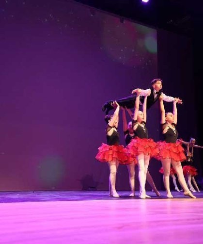 Denizli'de 23 Nisan etkinlikleri miniklerle başladı