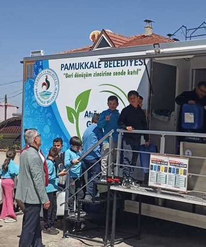 Pamukkale Belediyesi Mobil Atık Toplama Aracı Akhan Mahallesi’ndeydi