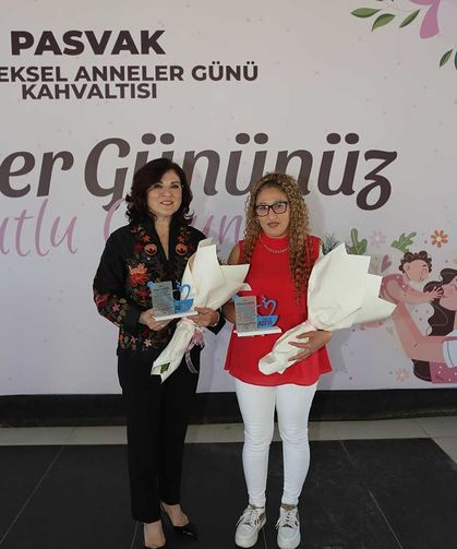 Denizli’de PASVAK’ın Anneler Günü Kahvaltısında “Yılın Annesi” Ödülleri Verildi