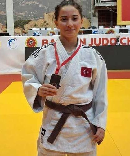 Denizli’nin gururu Şirin, Balkan üçüncüsü oldu