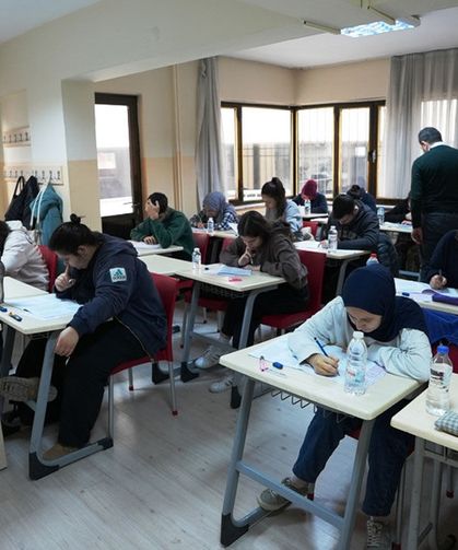 Denizli Büyükşehir’den Eğitimi Taçlandıran Başarı: 104 Öğrenciden 63’ü Üniversiteli Oldu!