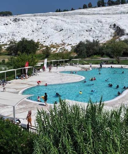 Pamukkale’de Kırsaldaki 1.500 Anne ve Çocuk Kocaçukur’da Yüzmenin Keyfini Çıkardı!