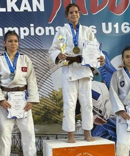 Denizlili Arife Aydınoğlu Balkan İkincisi Oldu
