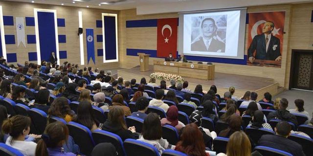 PAÜ’de ressam Dali’nin psikobiyografisi anlatıldı