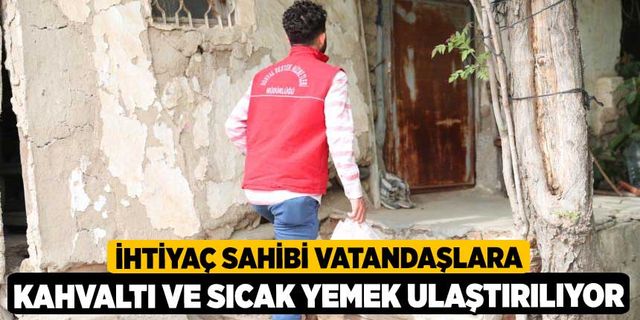 İhtiyaç Sahibi Vatandaşlara Kahvaltı Ve Sıcak Yemek Ulaştırılıyor
