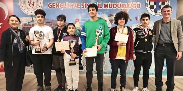 Satrançta hamleler Muharrem Çamlı anısına yapıldı