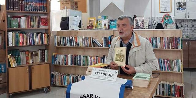 Eğitimci - Yazar Veli Demir, Çınar Kitap Kahve'de Kitaplarını İmzaladı