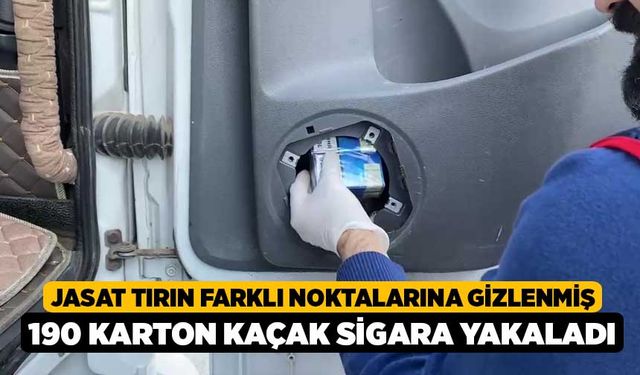 JASAT tırın farklı noktalarına gizlenmiş 190 karton kaçak sigara yakaladı