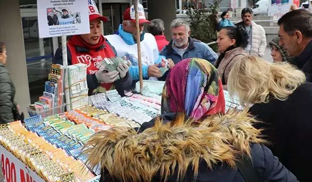 Vatandaşlardan 400 Milyon TL'lik Milli Piyango Biletlerine yoğun ilgi