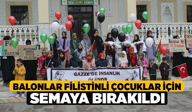 Balonlar Filistinli çocuklar için semaya bırakıldı