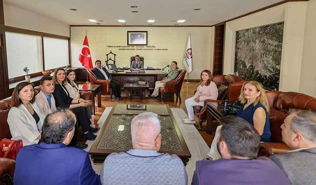 Başkan Çavuşoğlu, CHP Merkezefendi İlçe Örgütünü ağırladı