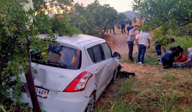 Aydın'da otomobil tarlaya uçtu: 2 yaralı