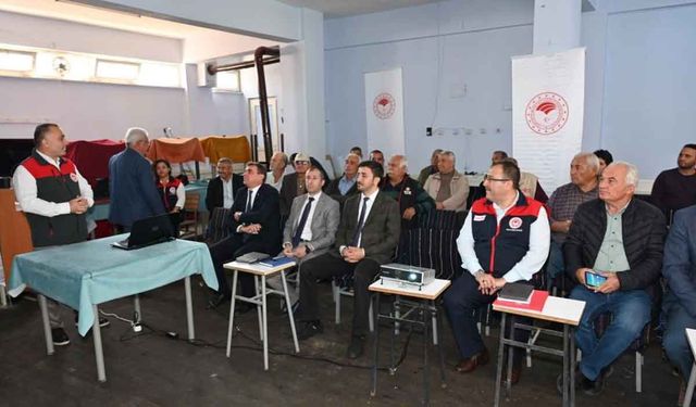 Denizli’de 19 ilçede eş zamanlı çiftçi bilgilendirme toplantısı yapıldı