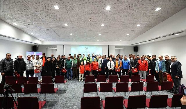 Geleceğin futbolcularını yetiştirecek Levend Sarıoğlu U-10 Futbol Ligi başlatıyor