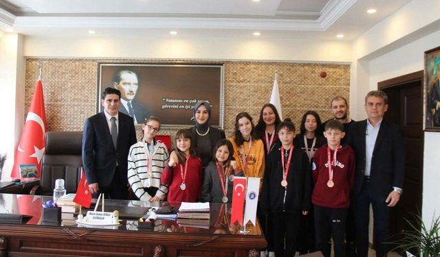 Çal’ın kick boks yıldızları madalyalarla döndü