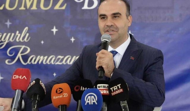 Bakan Kacır, "Türk milleti mührünü gökyüzüne vurdu"