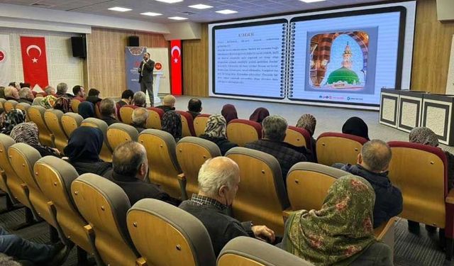 Denizli’de 449 umre yolcusuna eğitim semineri verildi
