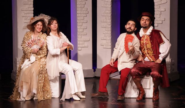 Merkezefendi Kent Tiyatrosu Yeni Oyunu ‘Biz Aşık Değiliz’ İle Sahnede