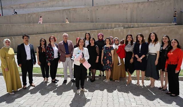 Çameli’de Anneler Günü’nde Güllü Öğretmene Ziyaret