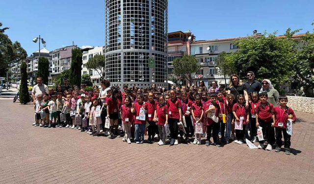 Denizli'de Çocukların yüzünü güldüren proje, Sinema, yemek ve kitap bir arada
