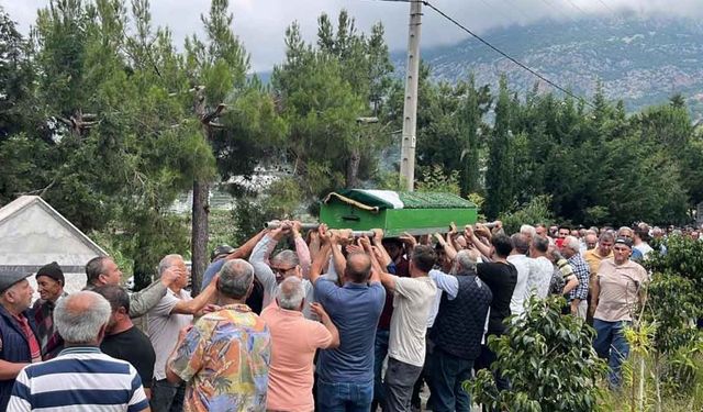 Denizli'deki faciada hayatını kaybeden Hayriye Arıkan, Alanya'da son yolculuğuna uğurlandı