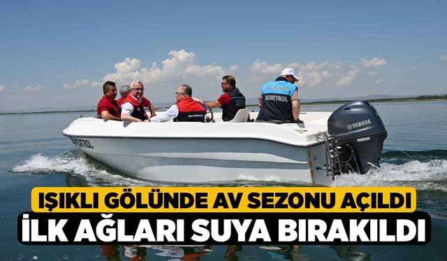 Işıklı Gölünde Av Sezonu Açıldı, İlk Ağları Suya Bırakıldı