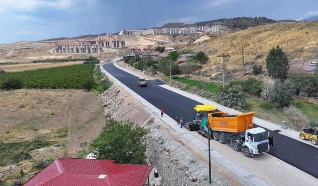 Denizli'de Gürlek-TOKİ Yolunda Asfalt Seferberliği