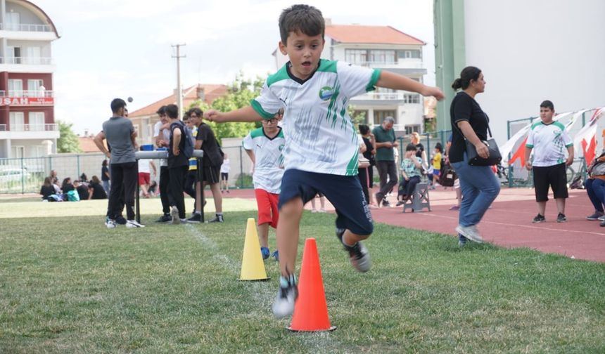 Çivril’de Yaz Spor Okulları Çocuk ve Gençlerle Buluştu