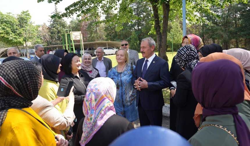 Mazbatasını alan AK Partili Şahin Tin saha çalışmalarına ara vermeden devam etti