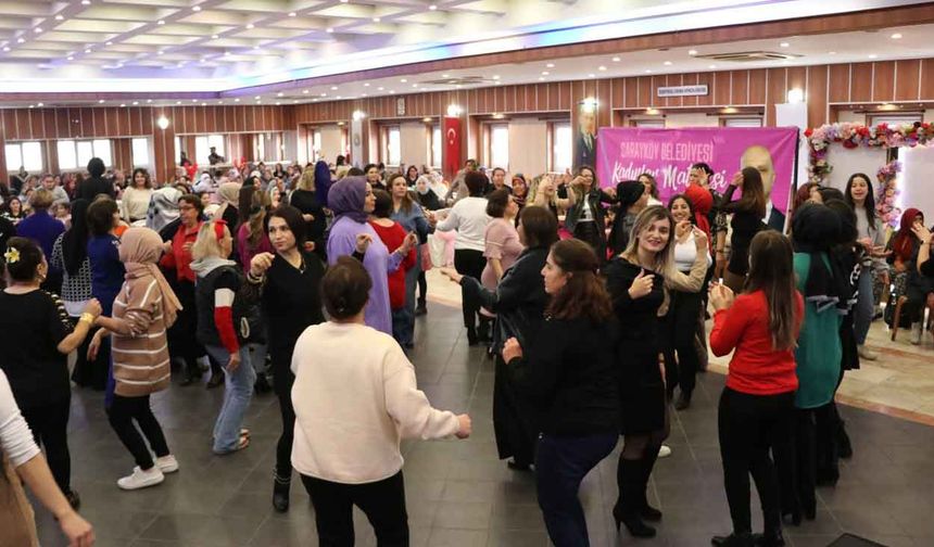 Sarayköy Belediyesi Kadınlar Matinesine yoğun ilgi