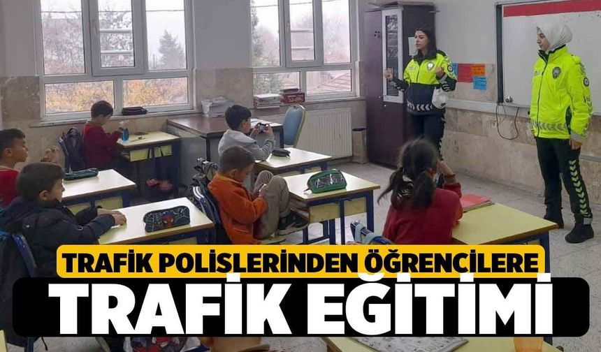 Denizli'de Trafik Polisleri Öğrencilere Kuralları Hatırlattı