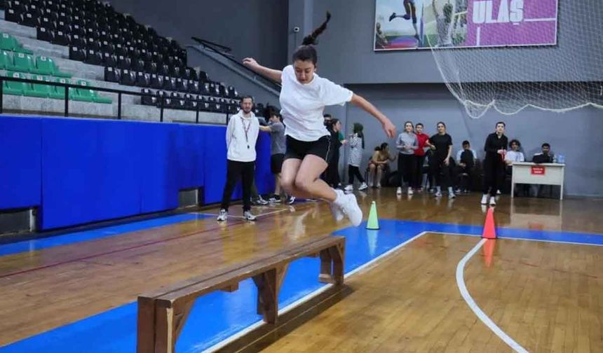 Geleceğin polis adayları, hayalleri için ter döküyor