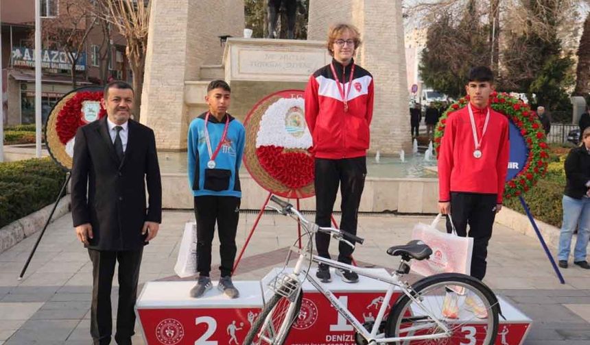 Denizli’de Atatürk Yol Koşusu yapıldı