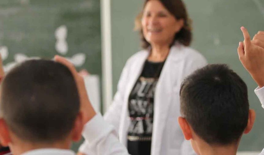 Tekin'den 25 bin öğretmen ataması paylaşımı