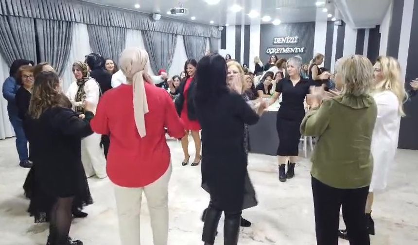 Pamukkale'de öğretmenler günlerini coşkuyla kutladı