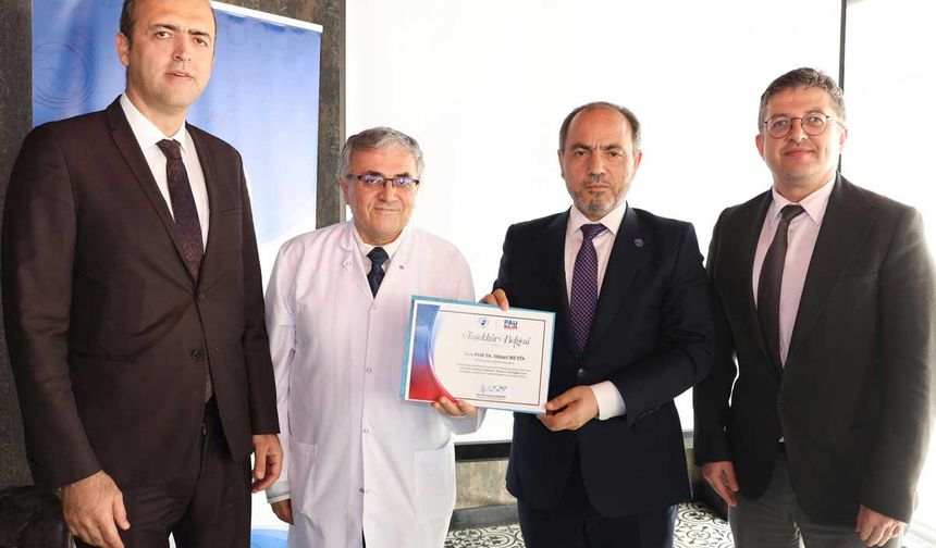 PAÜ Bilim Kafe'de Dövme ve Cilt Sağlığı Uyarısı