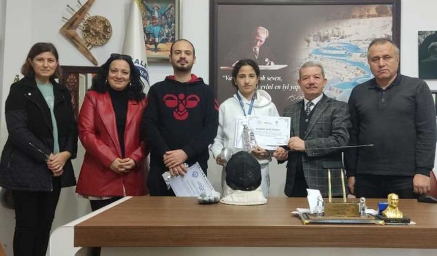 Denizlili eskrim sporcusundan gururlandıran başarı