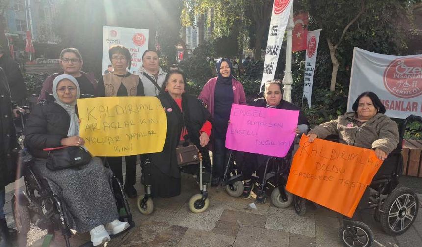 Denizlili vatandaşlar engelli bireylerin yaşadıkları zorlukları ‘1 Dakika Özel İnsan' etkinliğinde hisseti