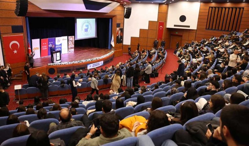 11. Girişimcilik ve Liderlik Programı iş dünyasının profesyonellerini gençlerle buluşturdu