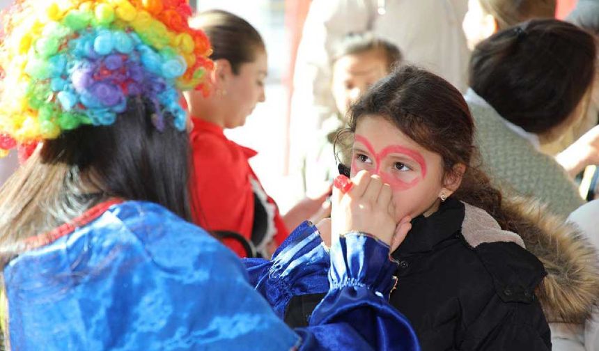 Denizli Büyükşehir’den yarıyıl tatiline renk katan Çocuk Şenliği