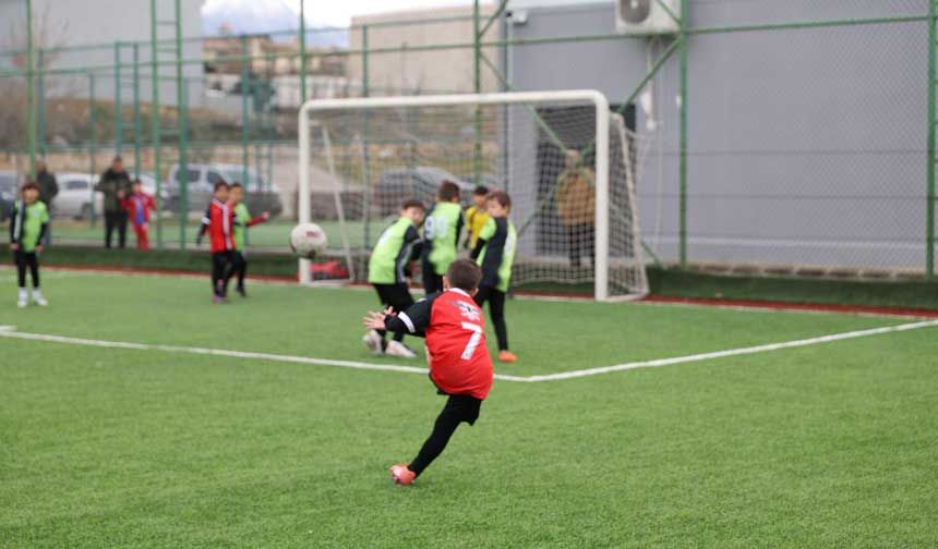 Merkezefendi’de U-9 Şenlik Ligi Tüm Hızıyla Devam Ediyor